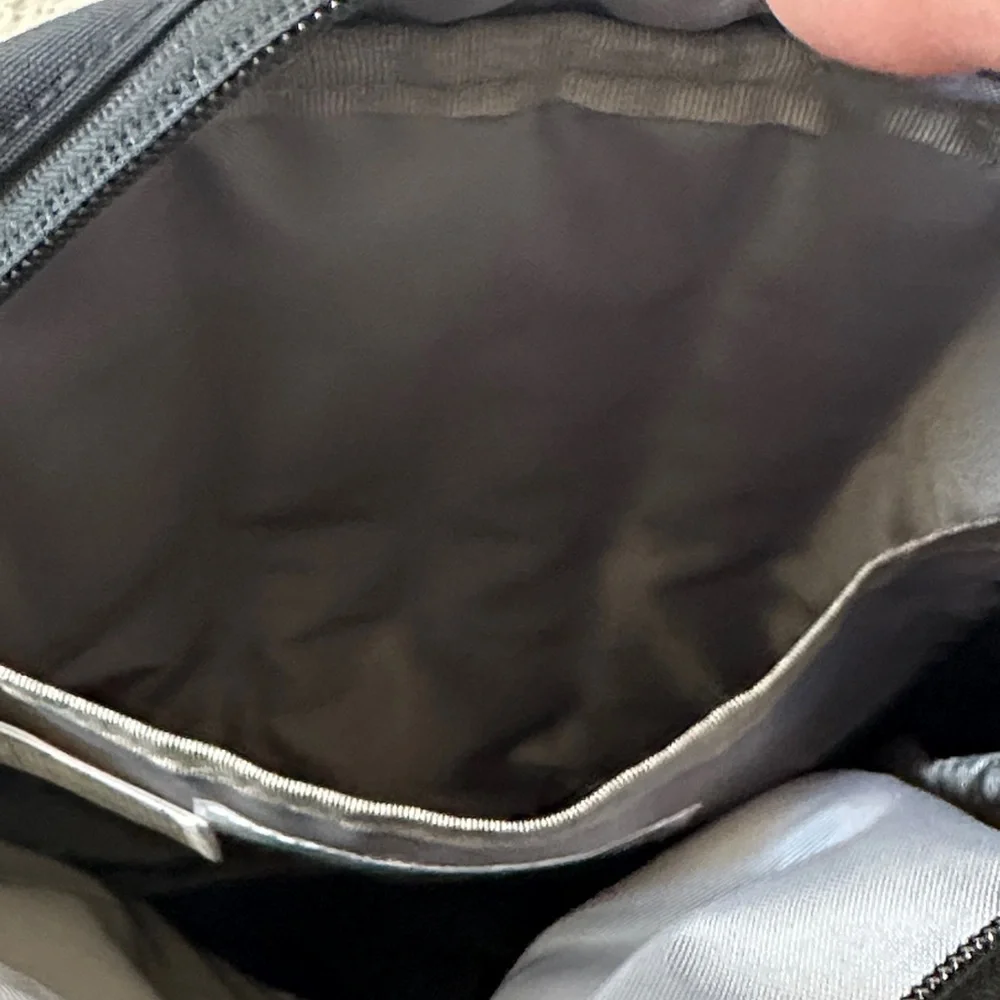 The North Face Black Berkeley Crossbody Bag. NWT’s.